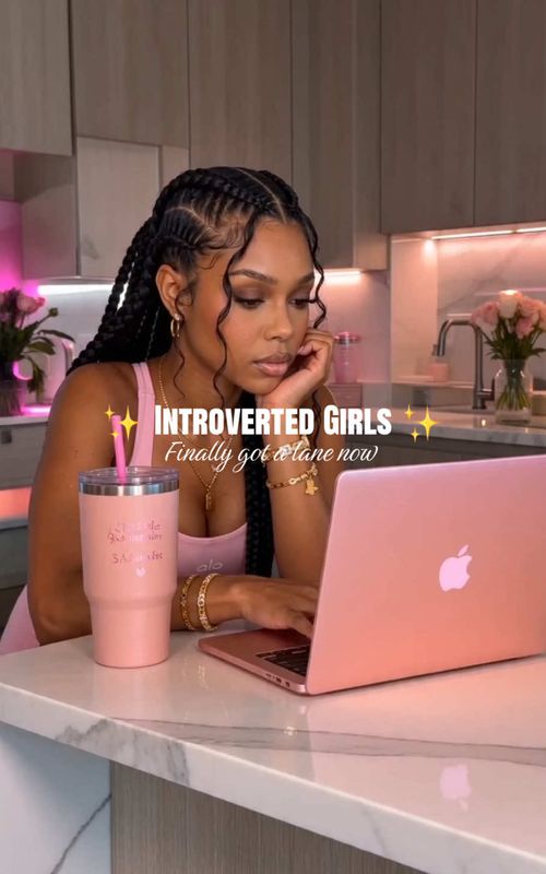 Comment “BFAIS” if you’re an introverted girl trying to make money online withou