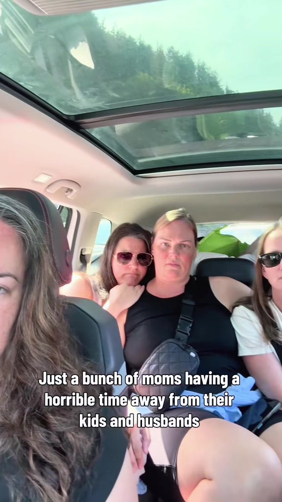 #enya #MomsofTikTok #girlstrip 